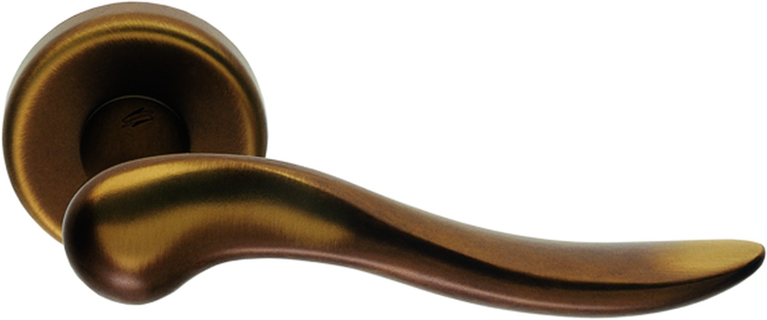 COLOMBO DESIGN -  Maniglia PETER coppia con rosette e bocchette ovali foro yale - mat. OTTONE - col. BRONZO