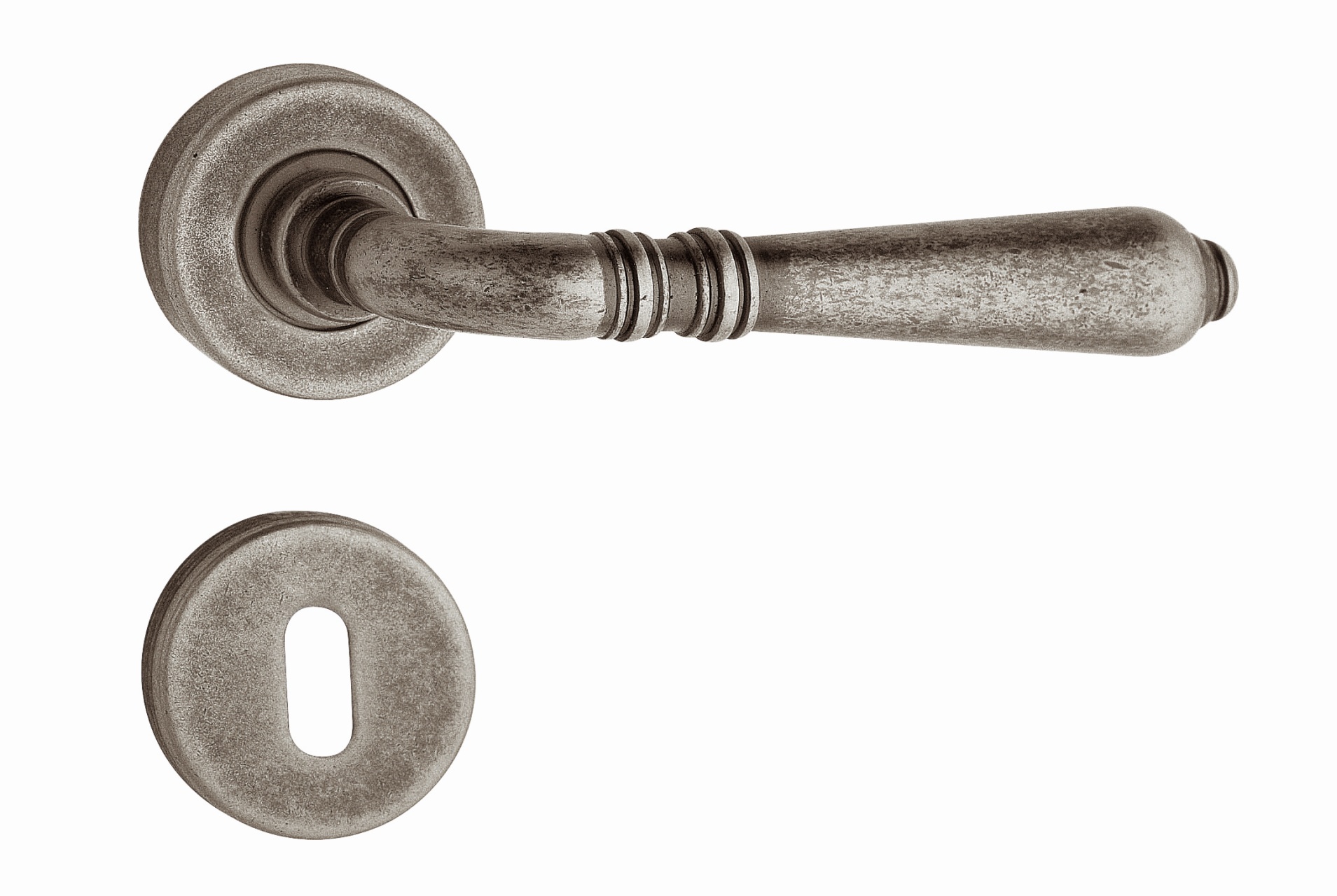 REGUITTI -  Maniglia GINEVRA coppia con rosette e bocchette tonde foro yale - mat. OTTONE - col. 47 ARGENTO VECCHIO (ANTIGERM®)