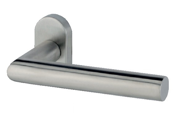 REGUITTI -  Maniglia TOLEDO coppia con rosette e bocchette ovali foro patent - mat. INOX AISI 304 - col. INOX SATINATO